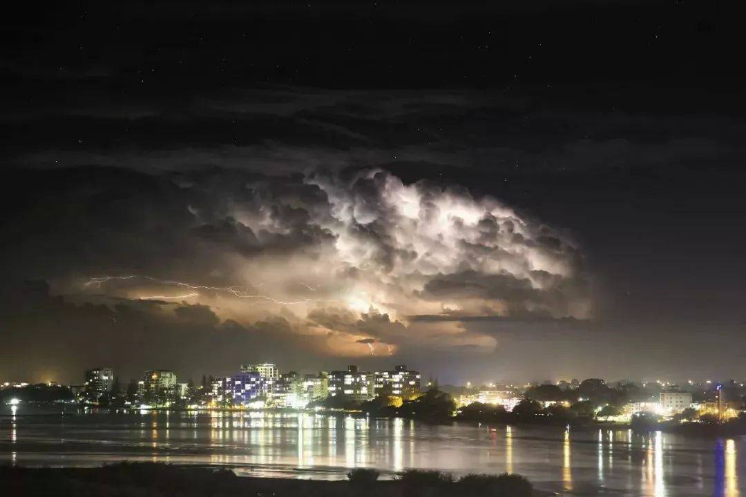 公司|原创“最惨创业者”剧情大反转！套走600万，玩转校园贷，逼迫女学生！