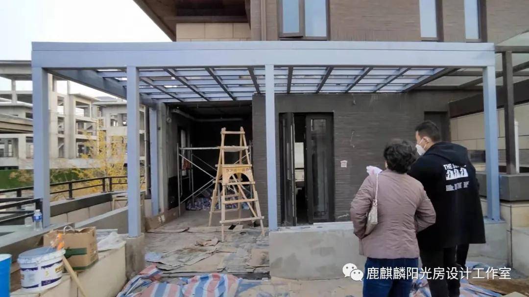 洛阳别墅封露台，怕晒怕热，就用这种钢结构水泥板实顶阳光房工期快