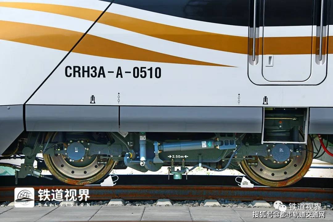 crh3a-a动车组编组示意图动力布局方面,crh3a-a采用2m2t的4辆编组形式
