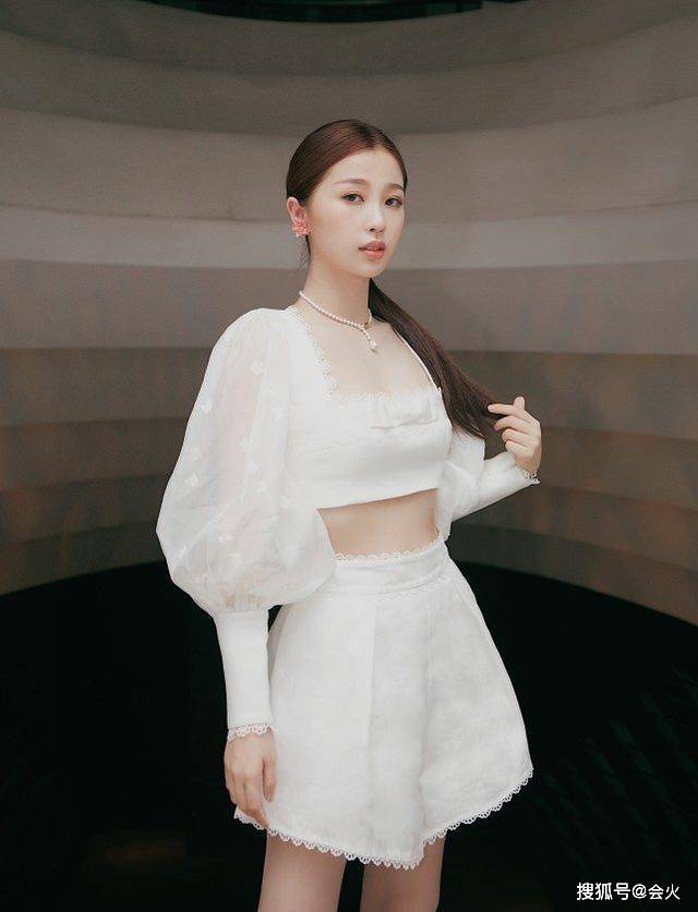 姓名|原创虞书欣出道后反而没姓名？待遇大不如前，被指成团后资源下滑