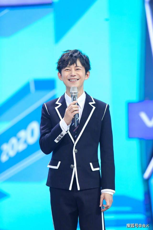 粉丝|原创风气太差！粉丝花6万9给快本主持送礼，只为自己偶像多被照顾？