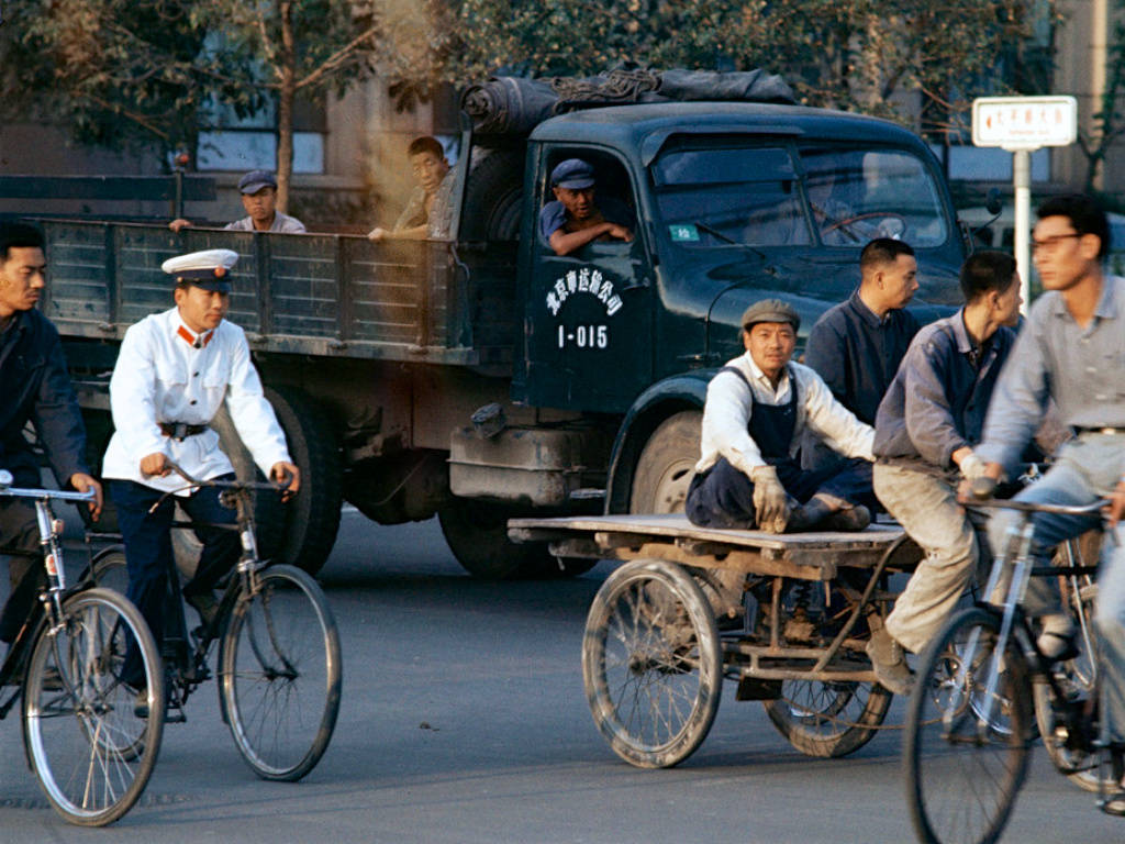 90年代的自行车，是那个年代最重要的交通工具__凤凰网