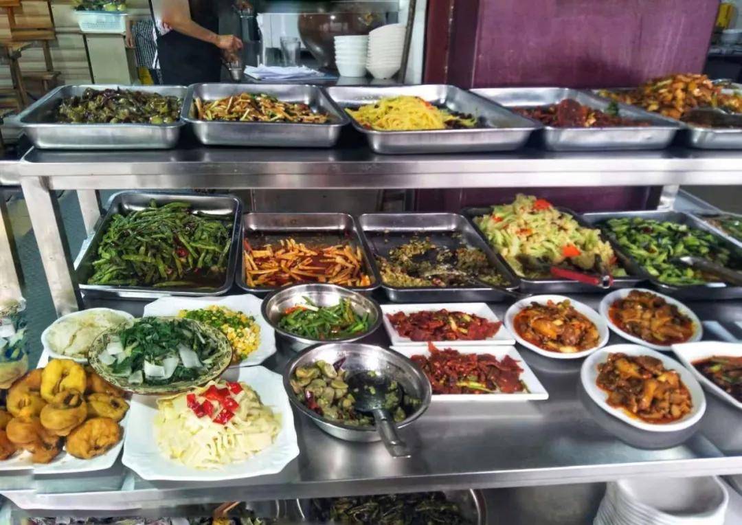 某快餐店的菜品② 通过外部条件加持,让顾客了解店铺真正价格.
