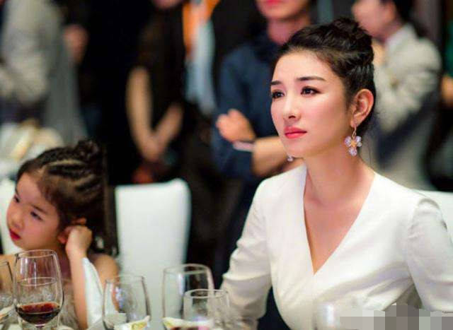 黄毅清贩毒被判15年, 黄奕这下大仇得报,只是