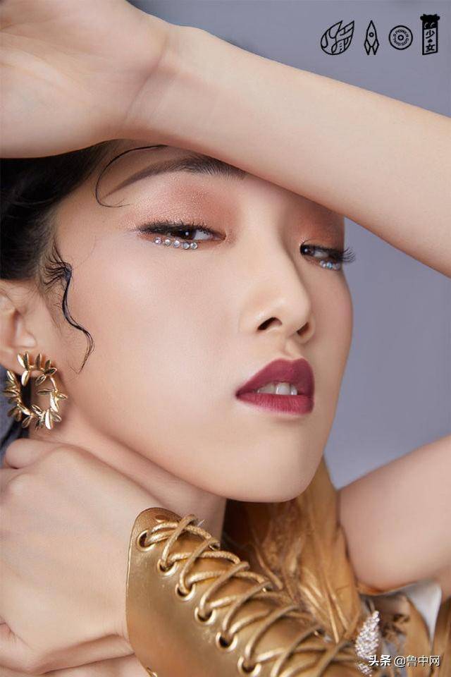 火箭少女|火箭少女101新造型曝光,你觉得谁的硬照最可?