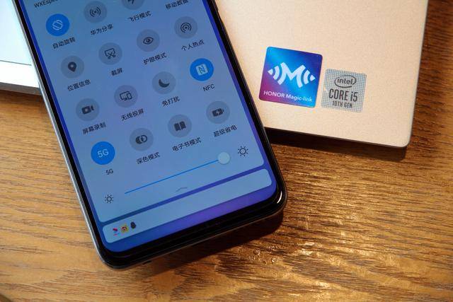 荣耀手机怎么投屏到荣耀电脑上 0f42cd34807049a6b7672b1059a175a5.jpeg