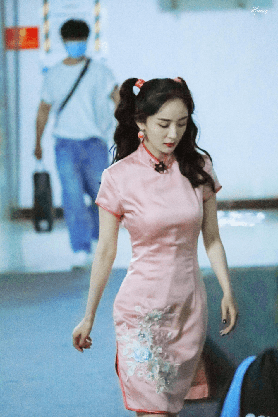 郑爽|辣妈变少女的发型，首选双马尾，杨幂郑爽都换上了，让你美过初恋