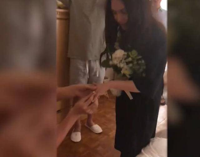 衷肠|原创李荣浩35岁生日小情侣互诉衷肠，杨丞琳首晒求婚视频甜蜜满满