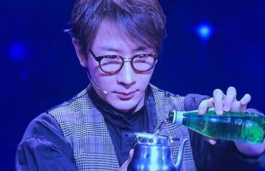 他的口头禅"接下来就是见证奇迹的时刻了"也流传甚广.