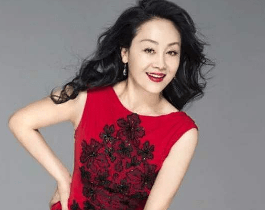 女演员王姬的儿女：女儿29岁闭月羞花，儿子27岁智商却只有4岁