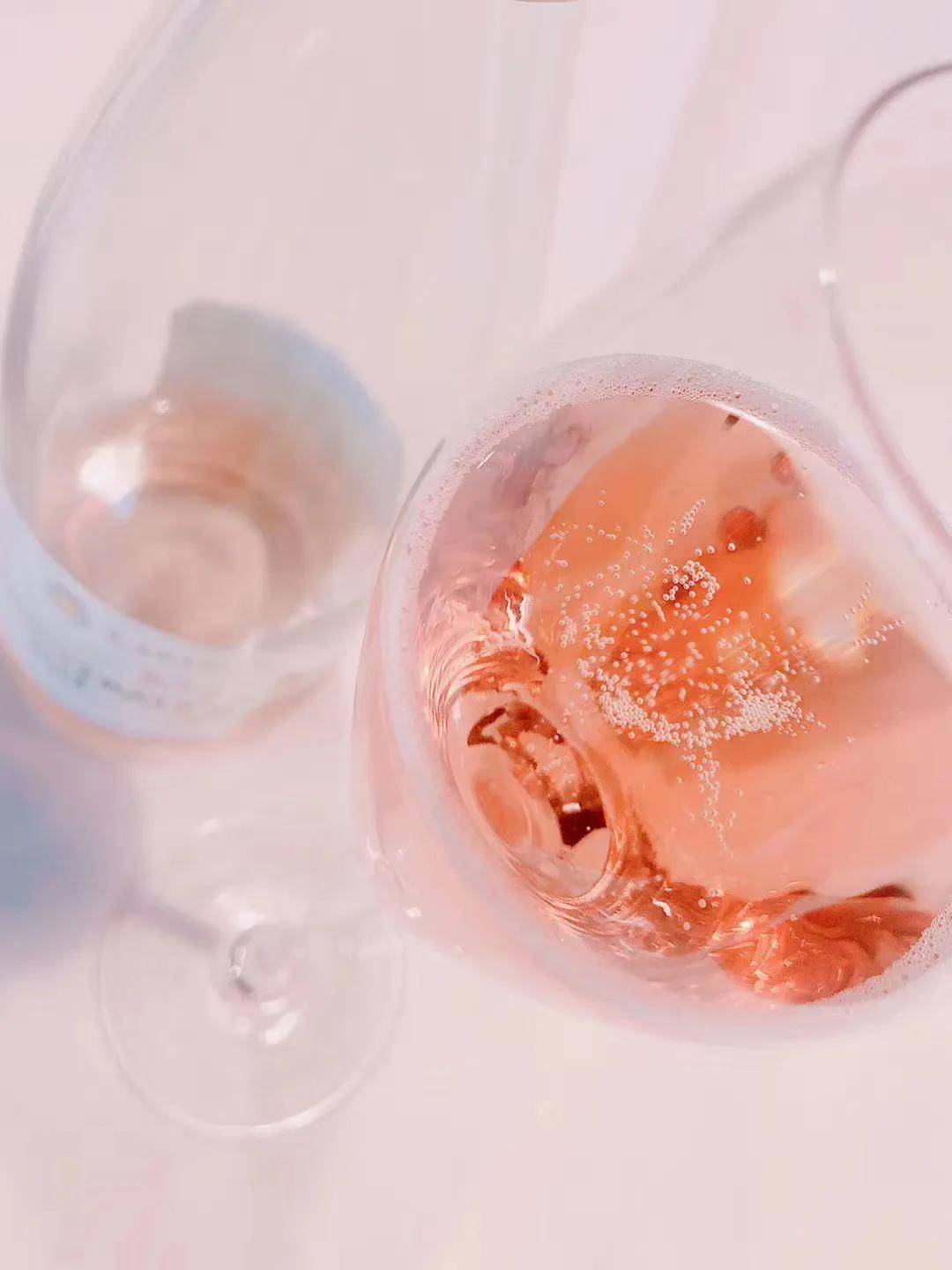 消息资讯|夏日ins风的高颜值“Rosé ”起泡酒 随手一拍就是大片！