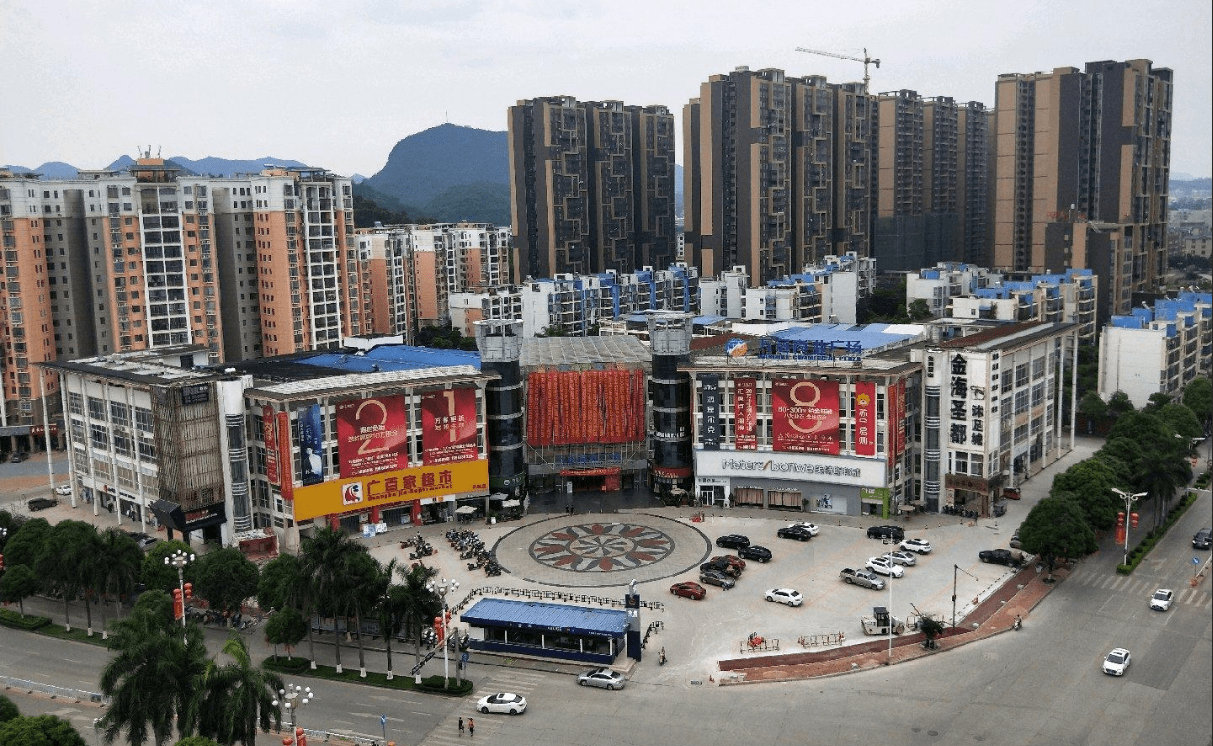 广西平果市首家商业综合体多家品牌持续入驻中