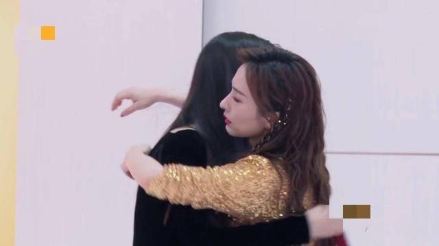 耳语|原创沈梦辰被淘汰时，吴昕顿时神伤离座，相拥耳语击碎多年不和传闻