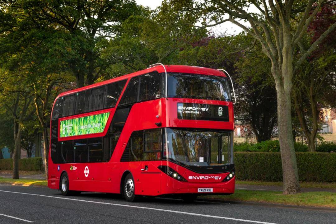 29辆比亚迪adlenviro400ev双层客车交付西米德兰国家快车公司