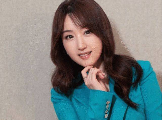 杨钰莹第一次上央视时，央视的编播人员被她的