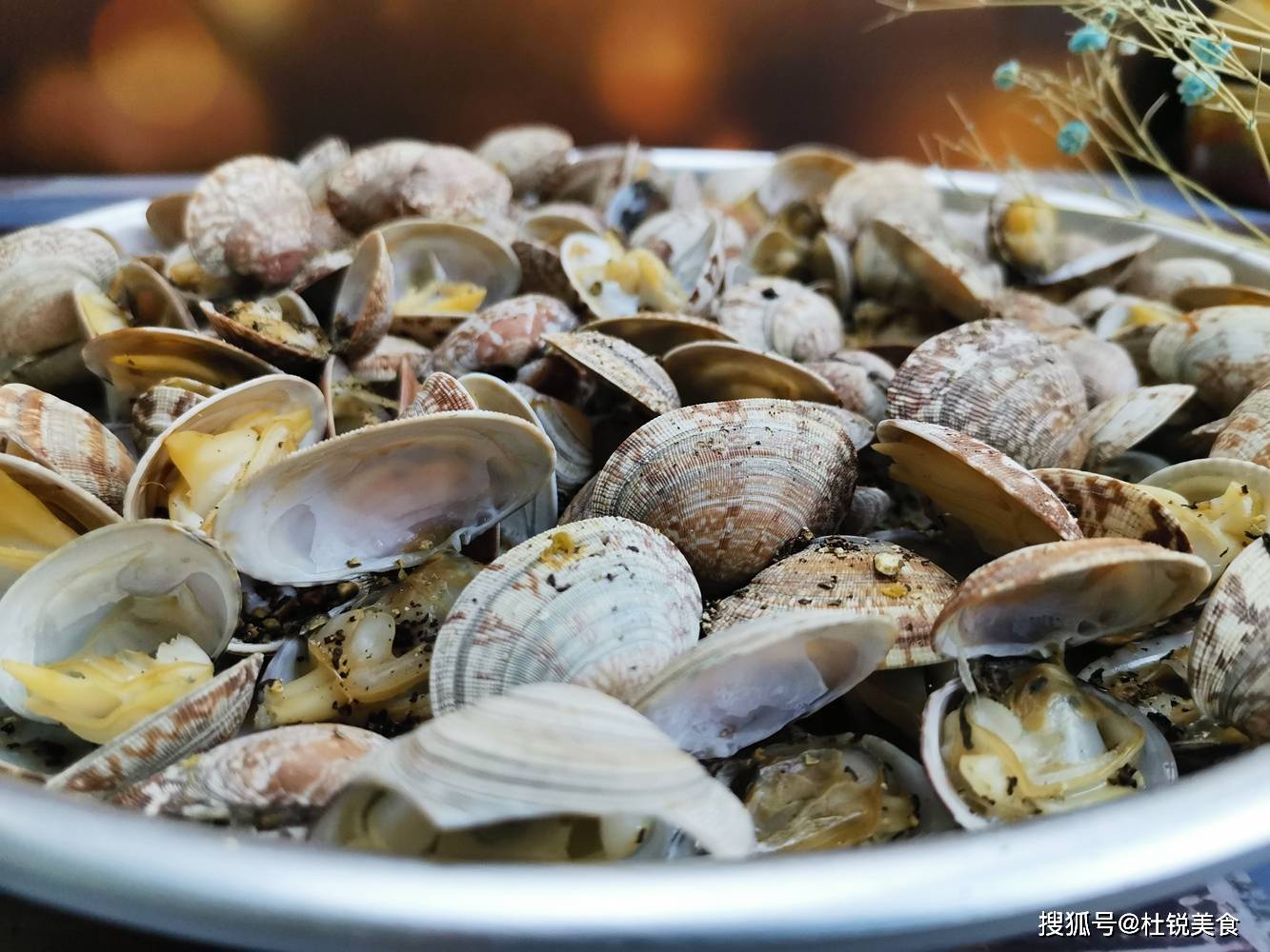 原创烤花蛤加入点这调料,鲜味成倍增加,5分钟上桌,美味还卫生