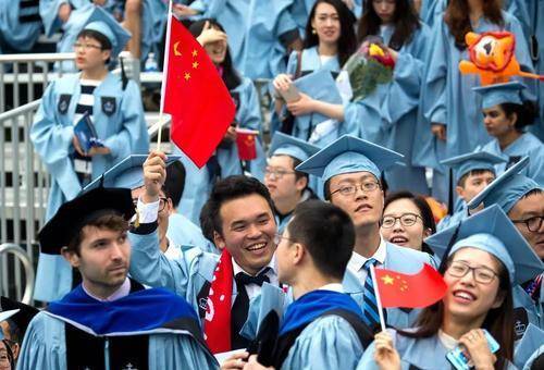 搬起石头砸自己的脚，拒绝中国留学生入境，澳大利亚将损失200亿