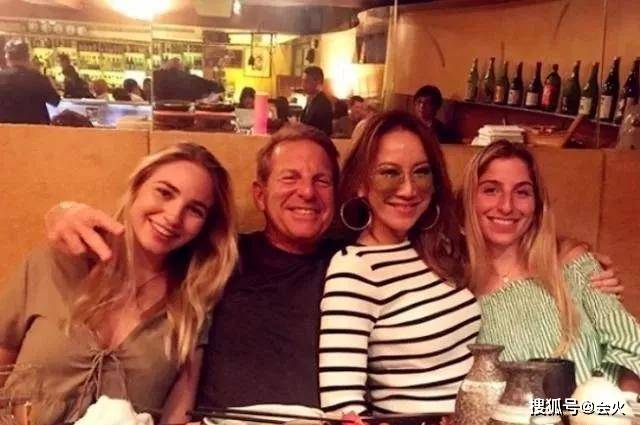 长发|原创李玟悲观发文引猜测！长发剪短称解脱了，和外籍老公半年未同框？