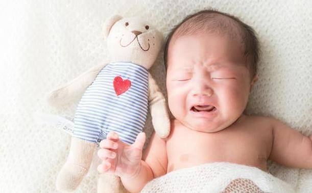 都易|新生婴儿怕冷还是怕热？多半新手父母都易弄错，别再大意了