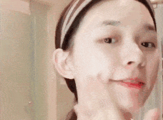 冲浪|林允不愧是美妆博主,综艺上玩冲浪皮肤白到发光,素颜更让人羡慕