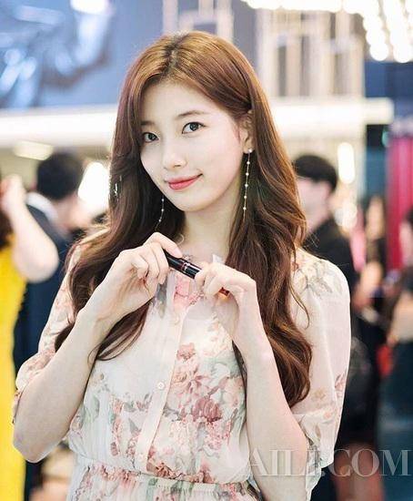 发型|圆脸人一定要试 5款让肉肉脸秒变V型小脸的发型