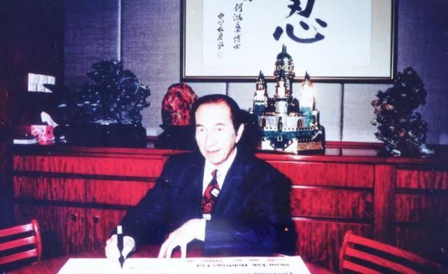 蓝琼缨|赌王四位太太年轻旧照比美：三太娇憨有福相，二太颜值很一般