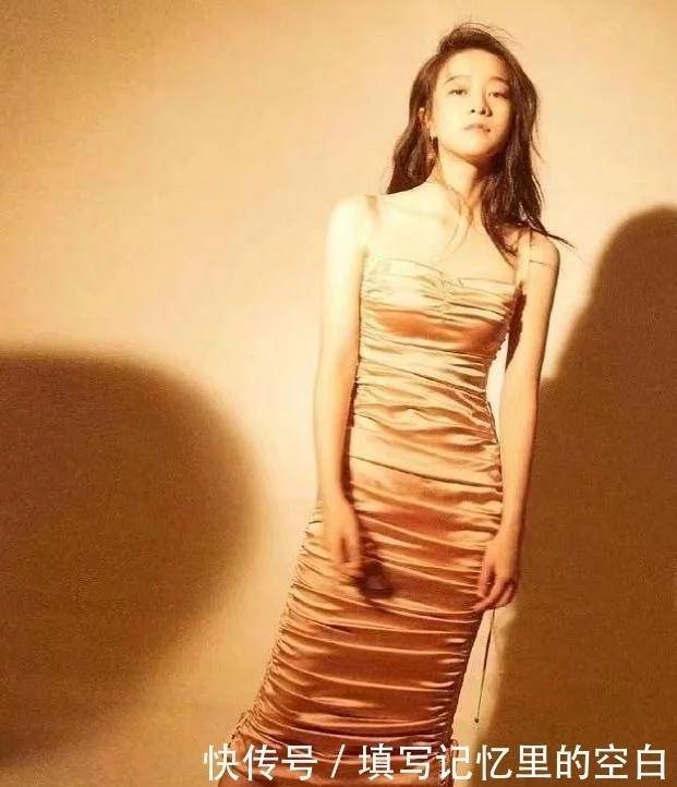 热巴|当168的热巴撞上165张雪迎，终于知道“胯宽”身材，有多美了