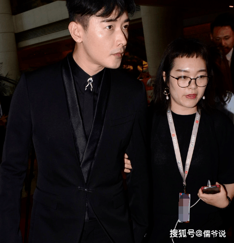罗晋出事了?被曝与女助理打情骂俏,像足了热恋中的男女