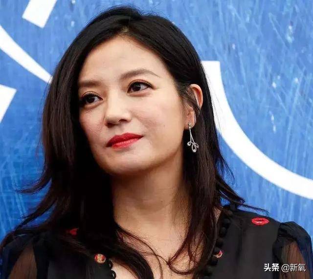 区花|杨紫青簪行被嘲照骗，生图剧照判若两人，她的修图师太难了！