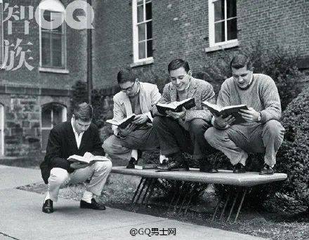 疫情之后，年入40万的金融男没衣服穿了