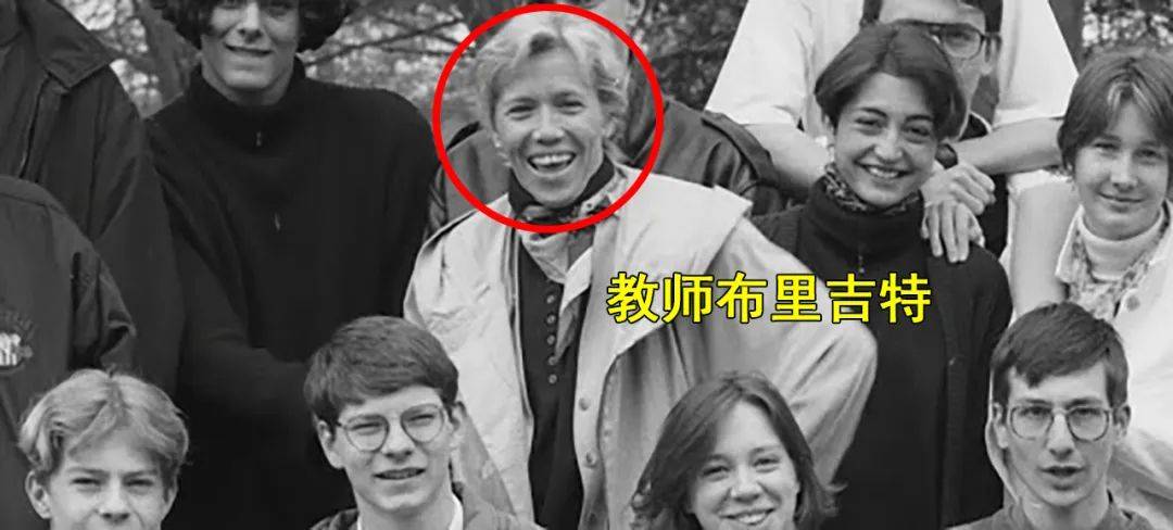 包秀大|67岁布里吉特放飞自我，拿名包秀大钻戒，没了教师身份更加洒脱！