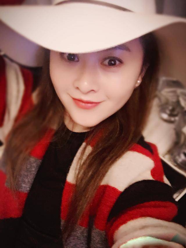 出道14年无绯闻,婚后成家庭主妇,如今40岁丈夫火的一塌糊涂