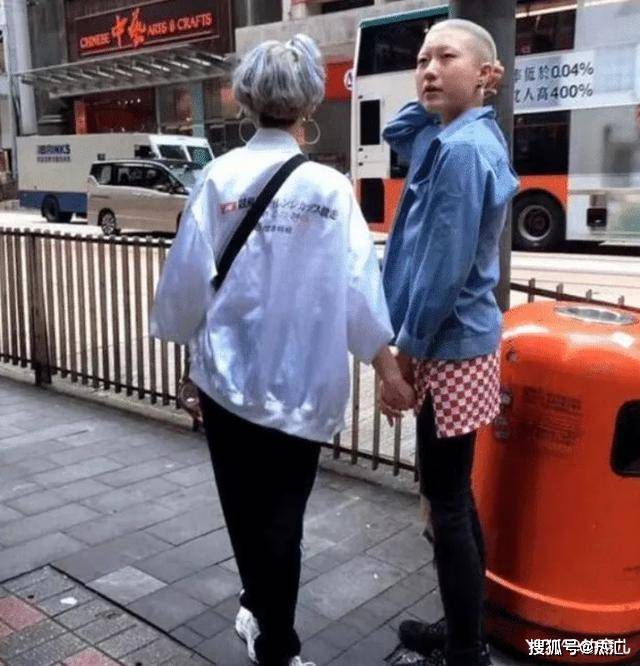 时尚|成龙的女儿吴卓林真是太“野”了，日常搭配似时尚博主，真的很潮