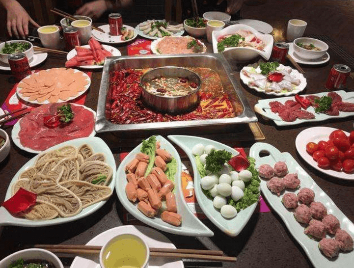 原创郑恺的火锅店一夜爆红,去吃了30道"菜品",结账时却一言不发!