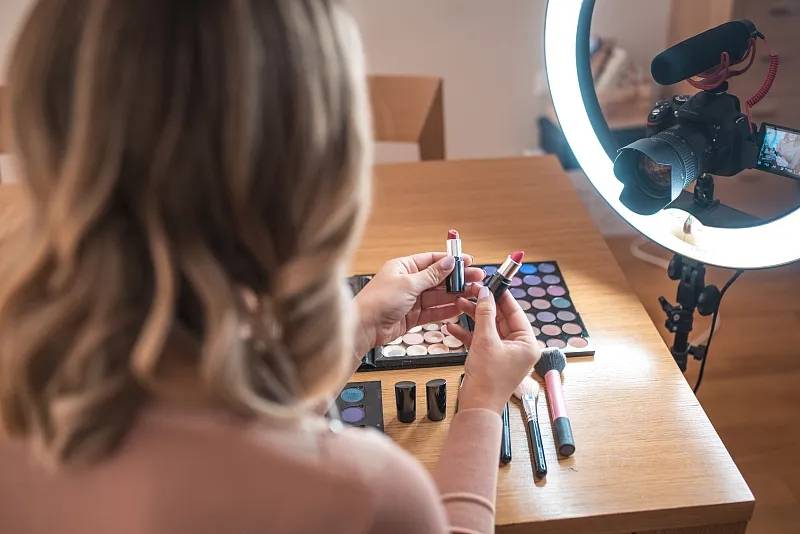 9000亿！昙花一现的直播带货，大势已去的直播网