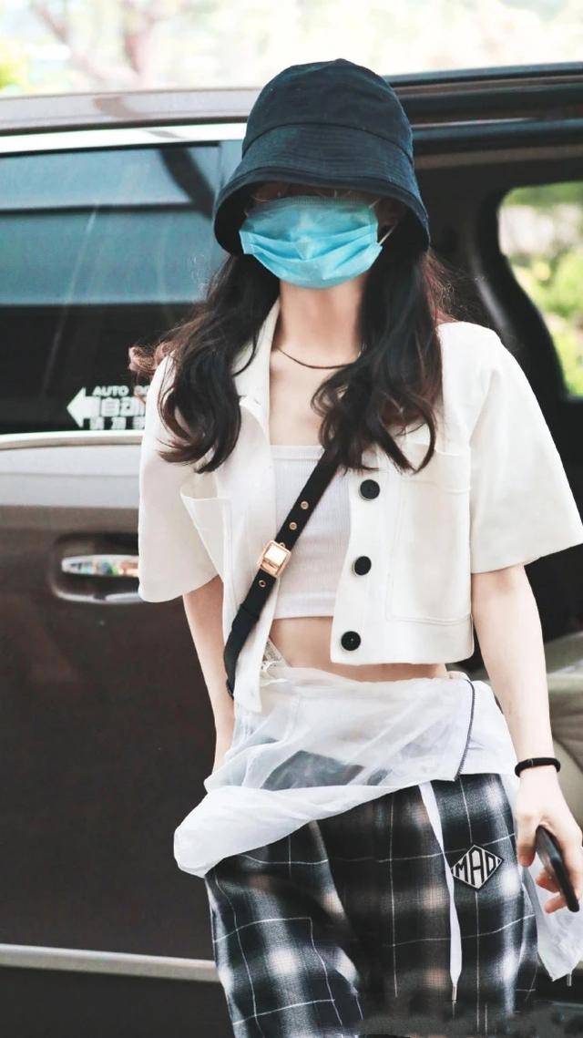 赵丽颖|原创赵丽颖、杨超越、李浩菲等人同框比美，颖宝气质温柔如沐春风