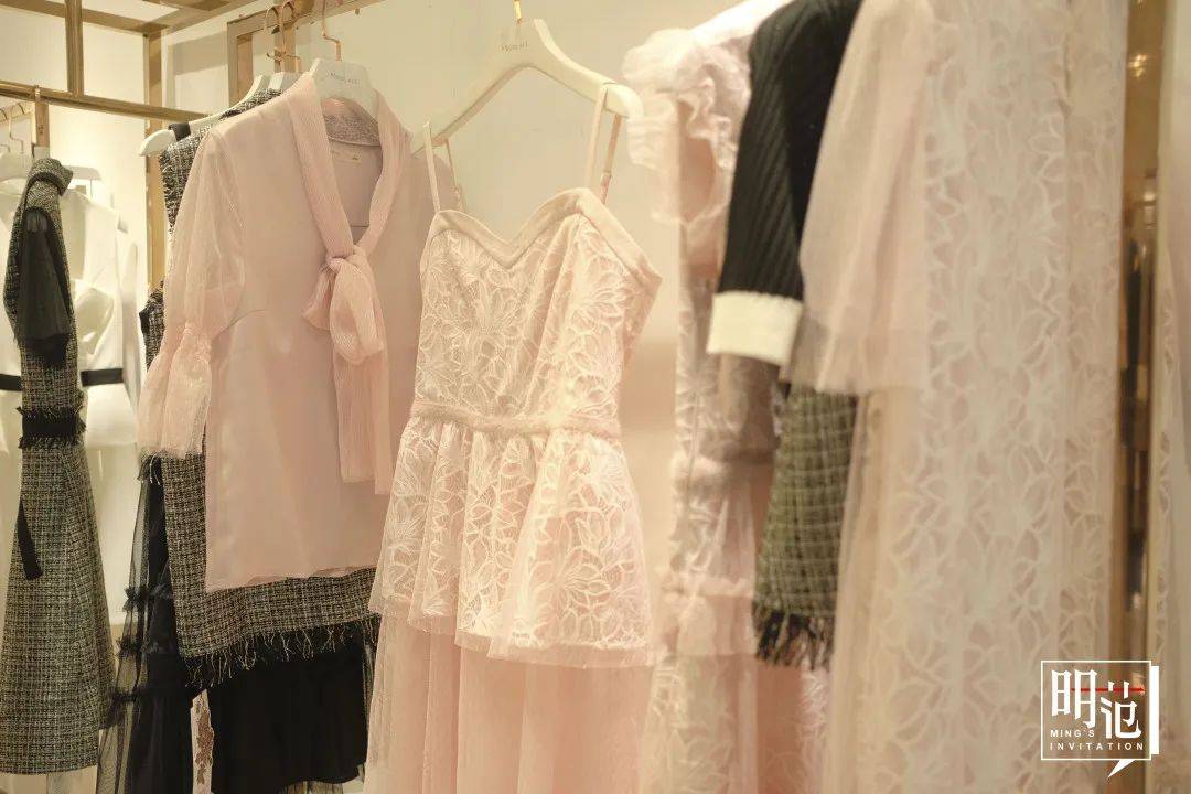 伊丽莎白|盛夏里择一缕蕾丝，不负爱与美