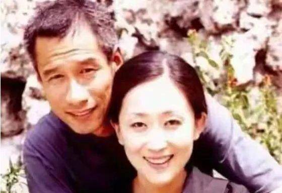 比起杜志国的处处留情,把媳妇当闺女疼的刘佩琦,才是三好男人