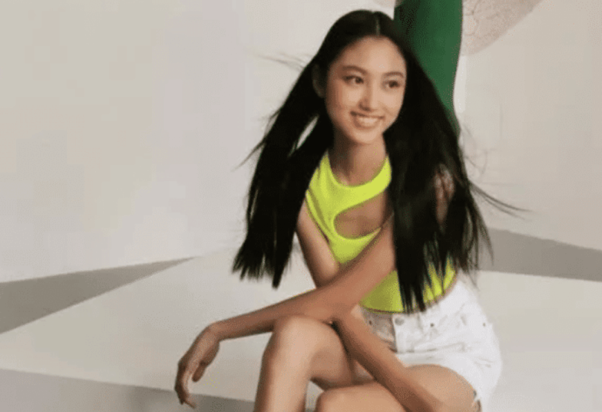 65岁任达华女儿有多早熟？15岁身高近1米8，五官精致太像李嘉欣了