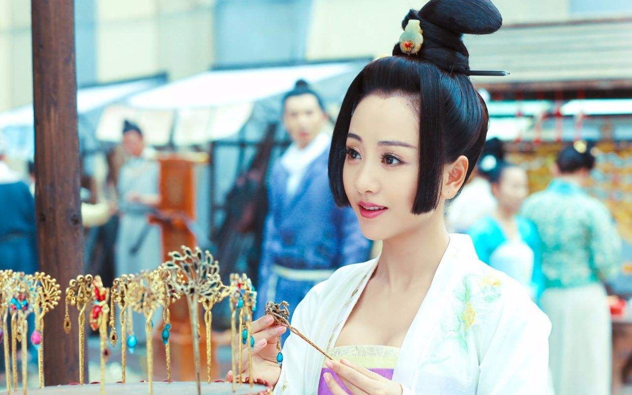 连白冰|连白冰都hold不住的公主切，却让Irene变得好惊艳，原因是这3点？