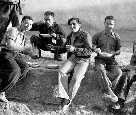 凉鞋|完爆小白鞋！这双神仙凉鞋跪求你买，巨显腿长！