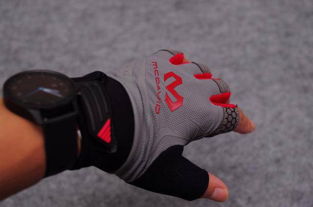 手套|【护具测评】一副怎样的运动健身手套才能满足90%健身爱好者的喜赖?