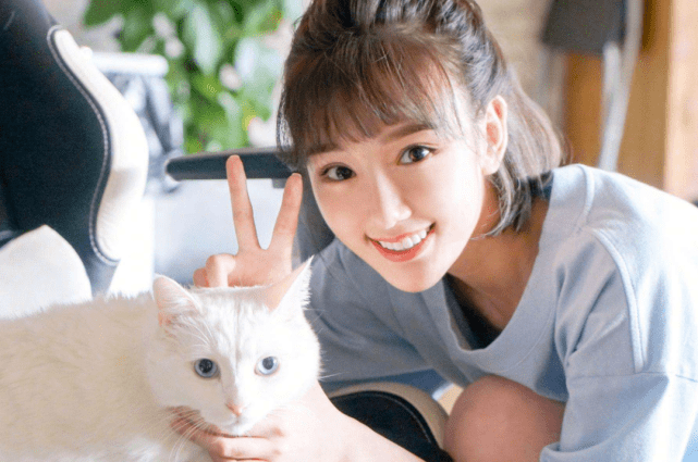 身陷|原创太唏嘘！“最美小三”身陷欺诈危机，被吸血妈妈冒名欠债拖下水！