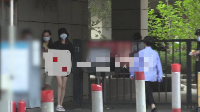 张一山宋妍霏恋情曝光？张一山被拍前往宋妍霏