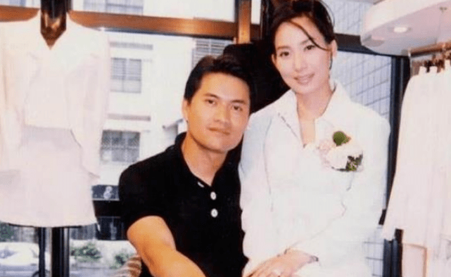 前妻|原创64岁男星年轻像40！但诋毁前妻跪舔富婆现任的骚操作，太渣了！