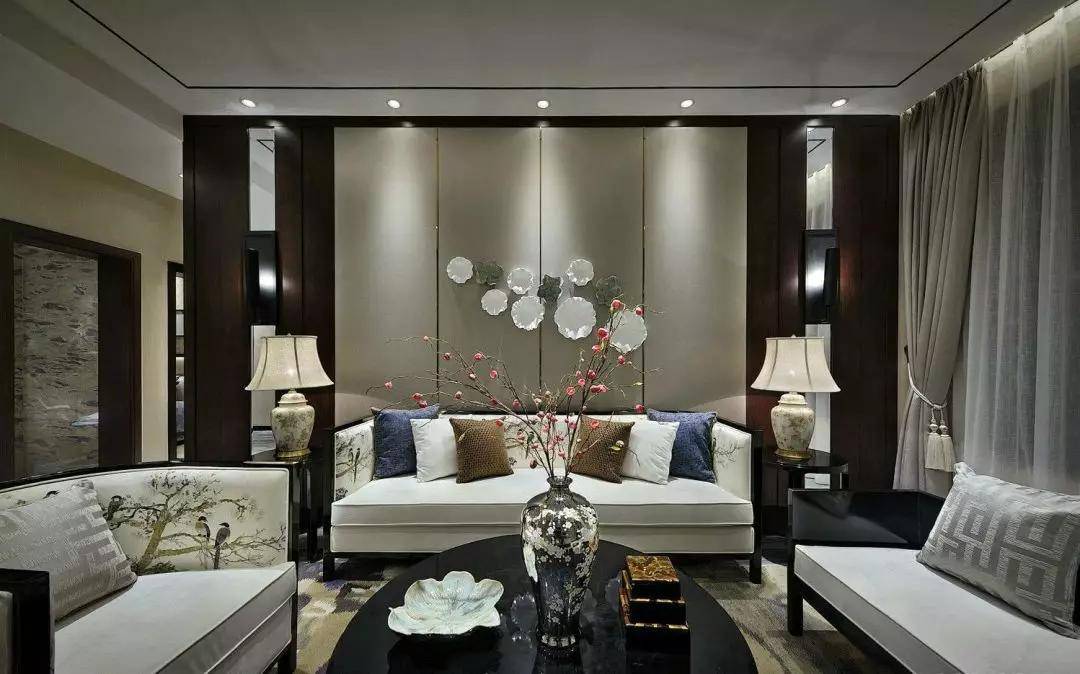 济南妙彩金饰画:沙发背景墙,最美不过新中式