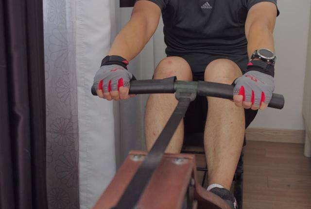 手套|【护具测评】一副怎样的运动健身手套才能满足90%健身爱好者的喜赖?