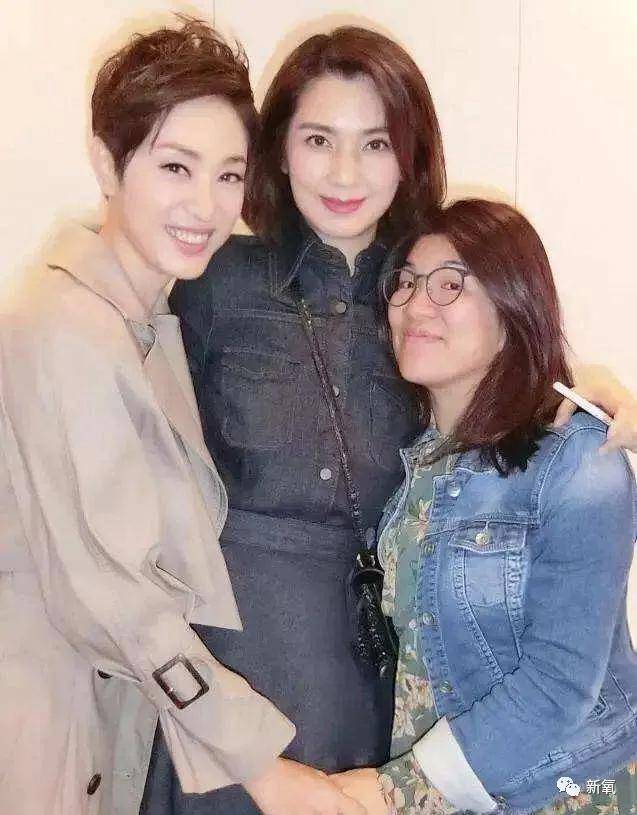 洪欣|这四位大花竟然罕见同框比美了?可她真的被衬得有点脸崩了...