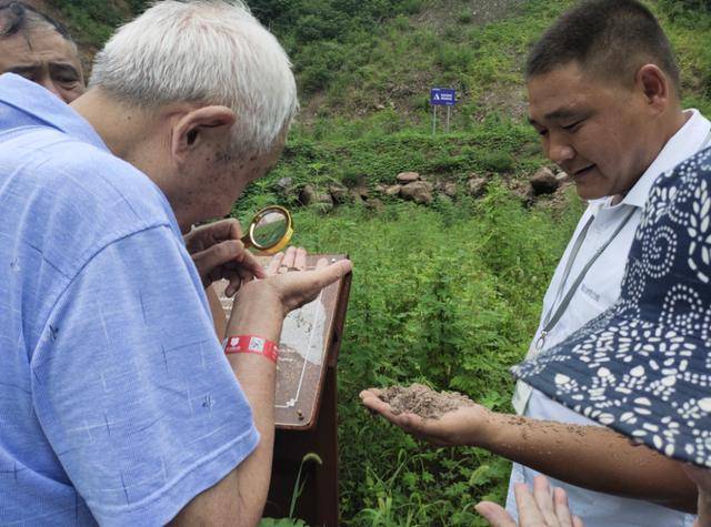 中国地质学重量级专家—夏邦栋教授捺山行