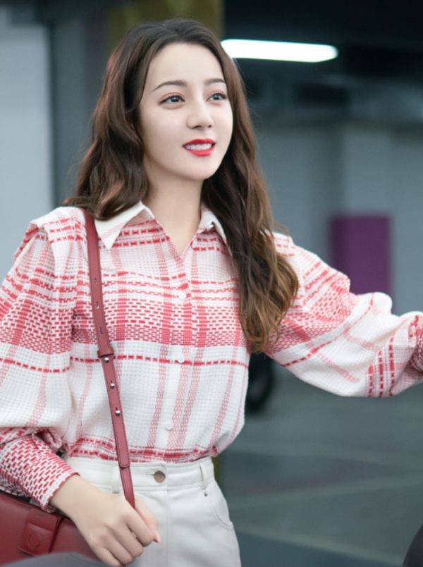 水蜜桃|热巴才是“人间水蜜桃”!穿小一码礼裙秀身材,这为何会无人追?